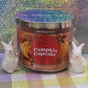 Bath & Body Works Pumpkin Cupcake 3-Wick Candle NEW RARE